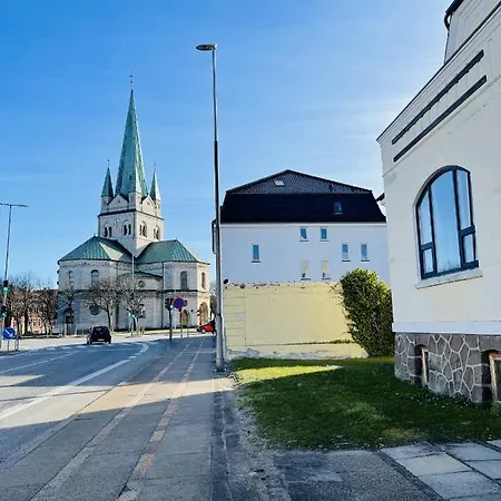 Aday - Spacious And Beautiful In The Center Of Apartmán