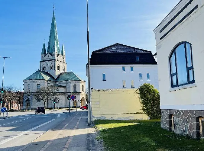 Aday - Spacious And Beautiful In The Center Of アパート