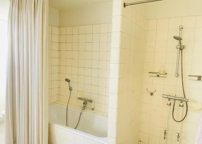 アパート Aday - Spacious And Beautiful In The Center Of *